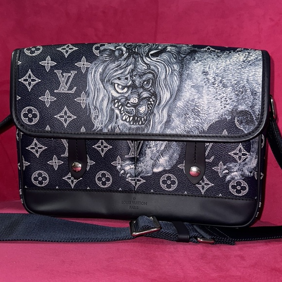 Louis Vuitton Chapman lion messenger mm crossbody shoulder bag in ink monogram - Picture 1 of 16